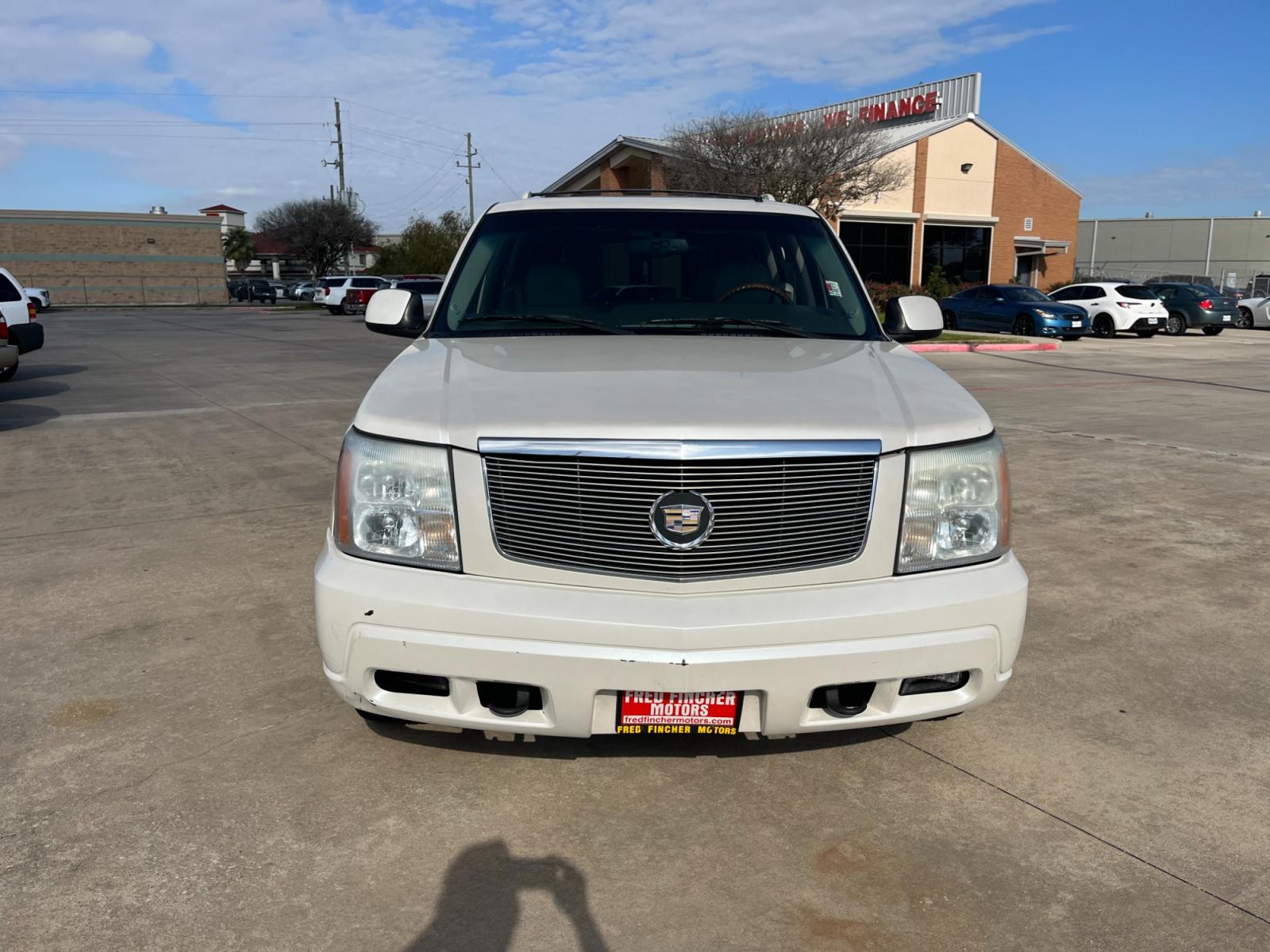 2002 white /TAN Cadillac Escalade 2WD (1GYEC63T62R) with an 5.3L V8 OHV 16V engine, 4-Speed Automatic Overdrive transmission, located at 14700 Tomball Parkway 249, Houston, TX, 77086, (281) 444-2200, 29.928619, -95.504074 - Photo #1